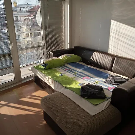 Sunny House Apartment
