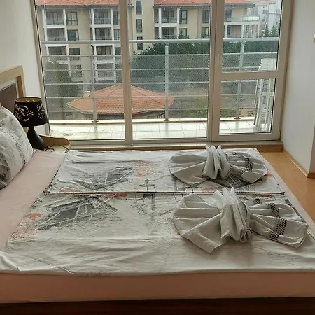 דירה Sunny House