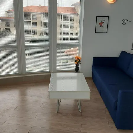 Sunny House דירה