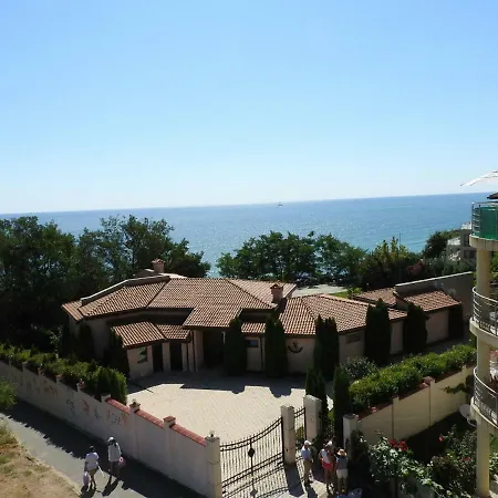 Sunny House דירה