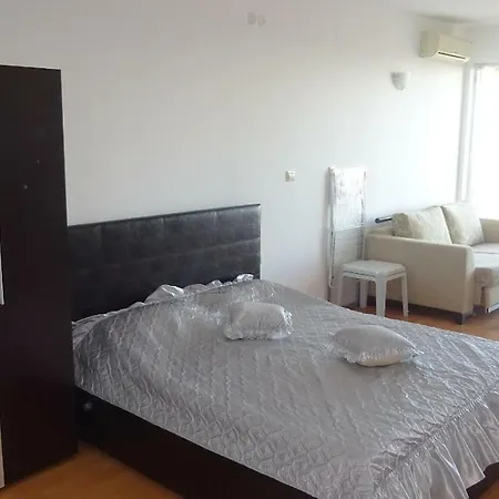 아파트 Sunny House 비알라
